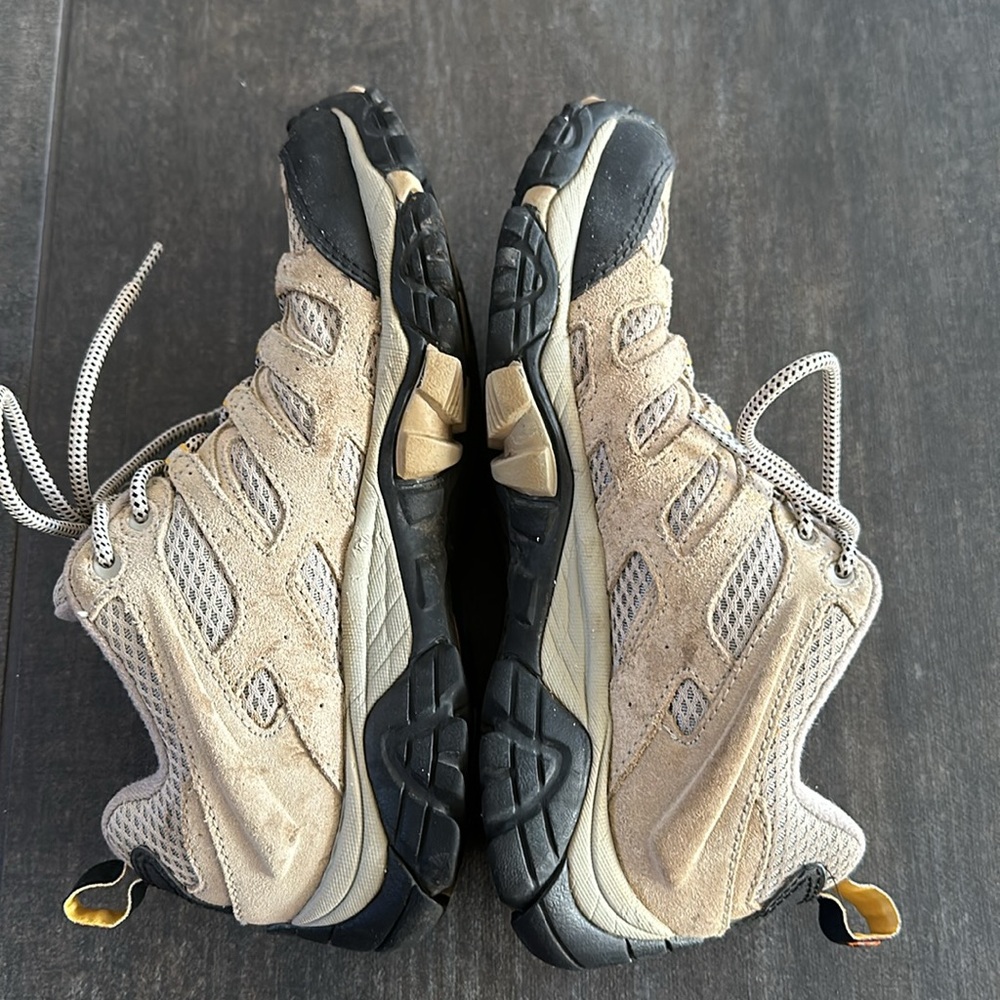 Merrell Women’s Moab Ventilator Hiking shoes - Picture 5 of 10